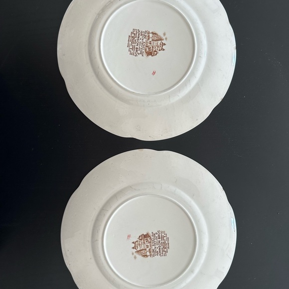 Set of 4 Johnson Bros Ceramic 10” Vintage Plates - Picture 4 of 7